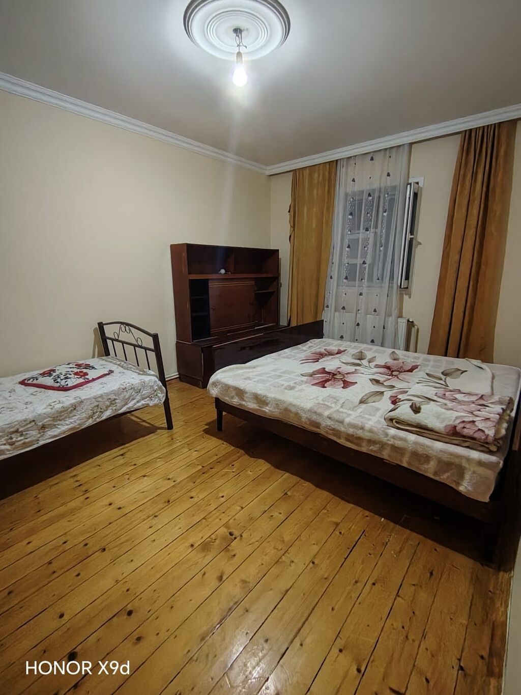 Salam ev hövsan qəsəbəsində mərkəzdə yerləşir 3 otaq orta təmirlidi — Ev, villa, Bakı (6)