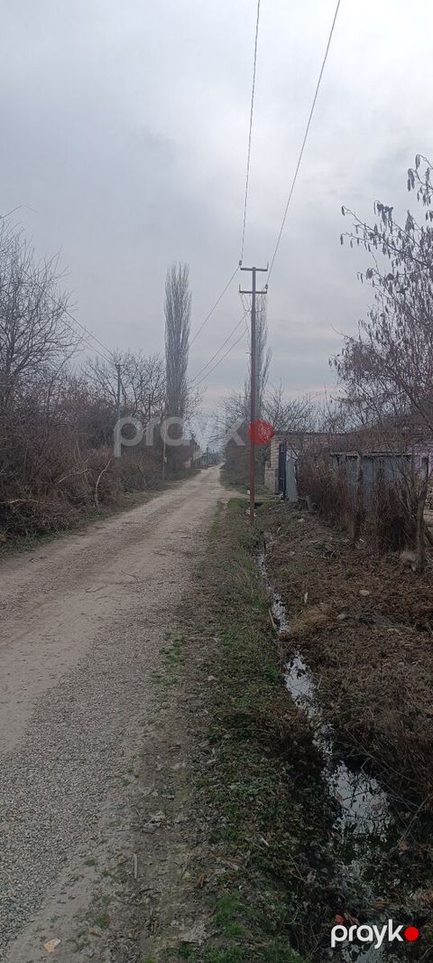 9 sot torpaq sahəsi, Xudat r