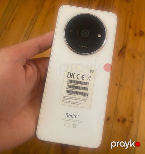 Seti bağlıdı ekranı çat internletlə işləyir Redmi smartfon – ağ rəng — Sumqayıt