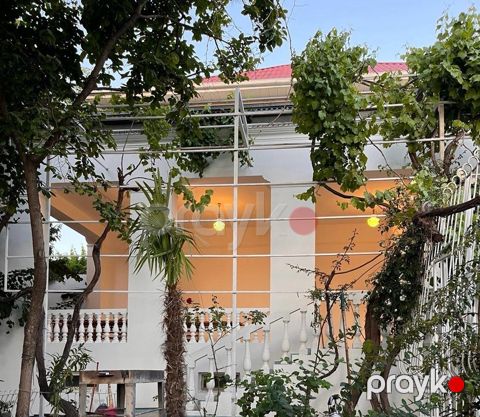 Satılır 5 otaqlı həyət evi/bağ evi 335 m²