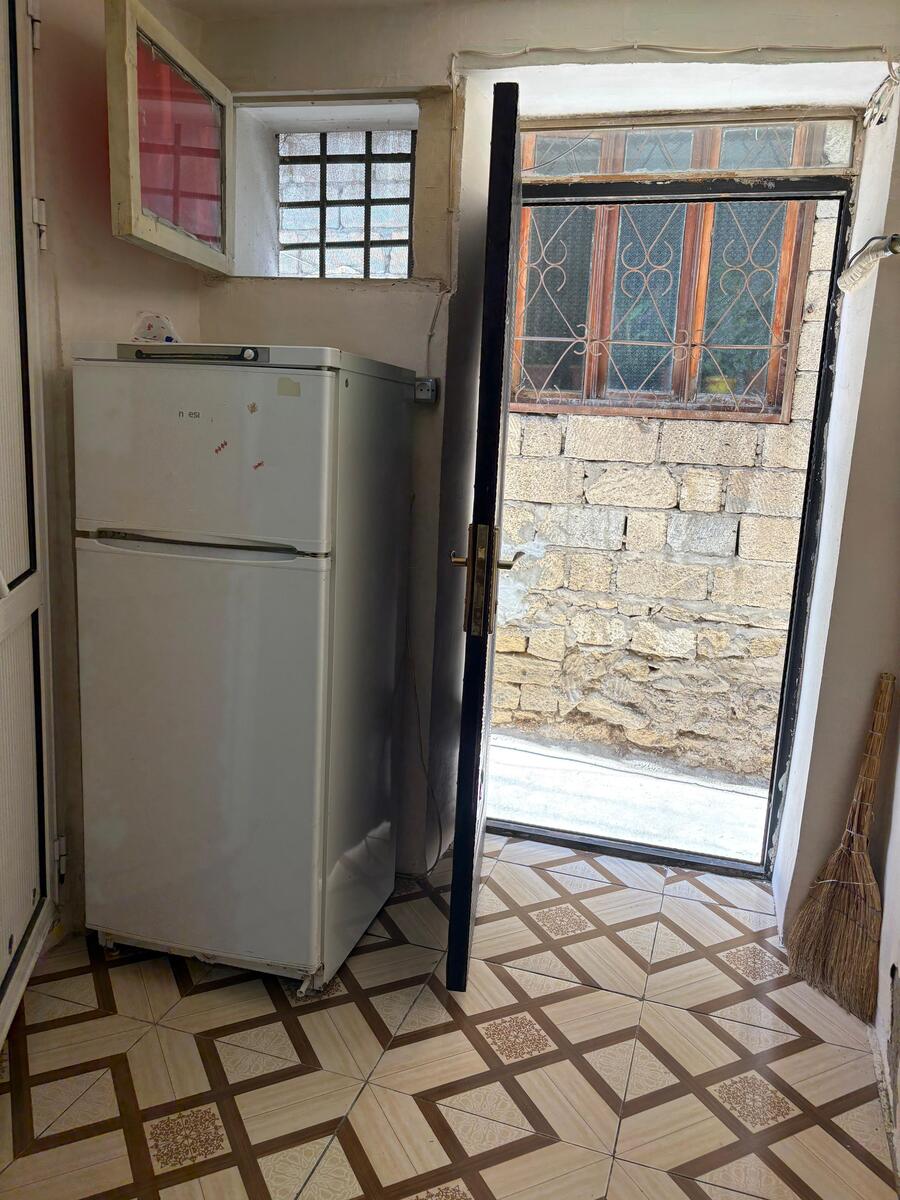 İcarəyə verilir 1 otaqlı köhnə tikili 65 m² — Mənzil, Bakı (8)