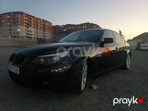 BMW 5 series: 3 l 2004 il Sedan