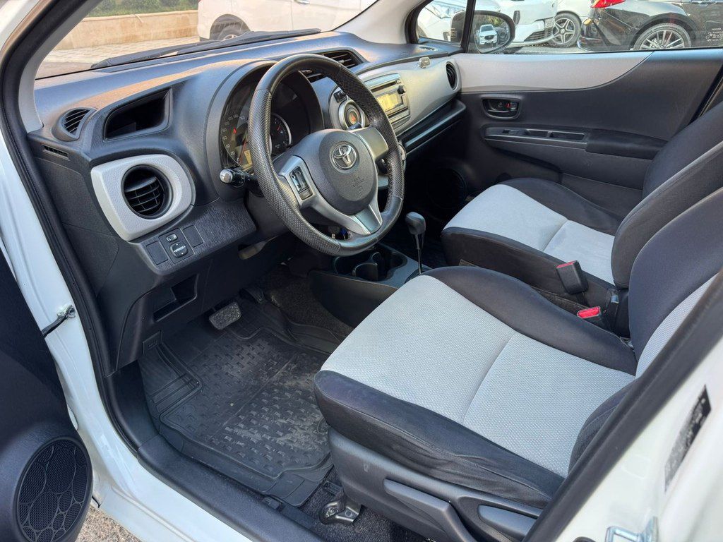 Toyota Yaris, 1.3 L, 2011 il, 225 800 km — Avtomobillər, Bakı (8)