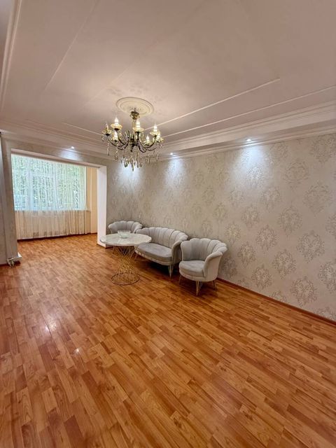 Satılır 2 otaqlı köhnə tikili 60 m²