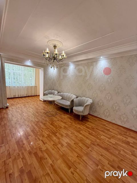 Satılır 2 otaqlı köhnə tikili 60 m²