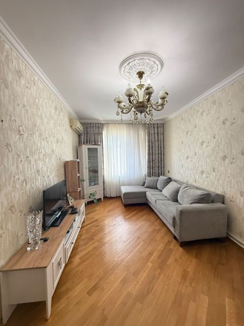 Satılır 3 otaqlı köhnə tikili 77 m² — Bakı