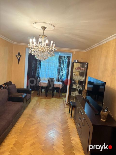 Satılır 4 otaqlı köhnə tikili 100 m²