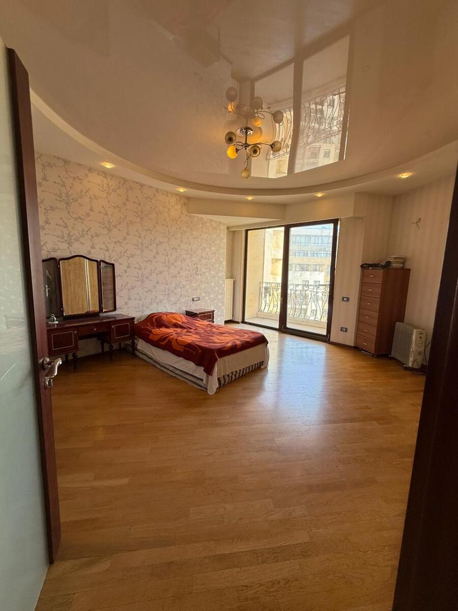 Satılır 4 otaqlı yeni tikili 180 m² — Mənzil, Bakı (9)