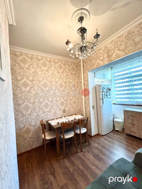 Satılır 2 otaqlı köhnə tikili 48 m²