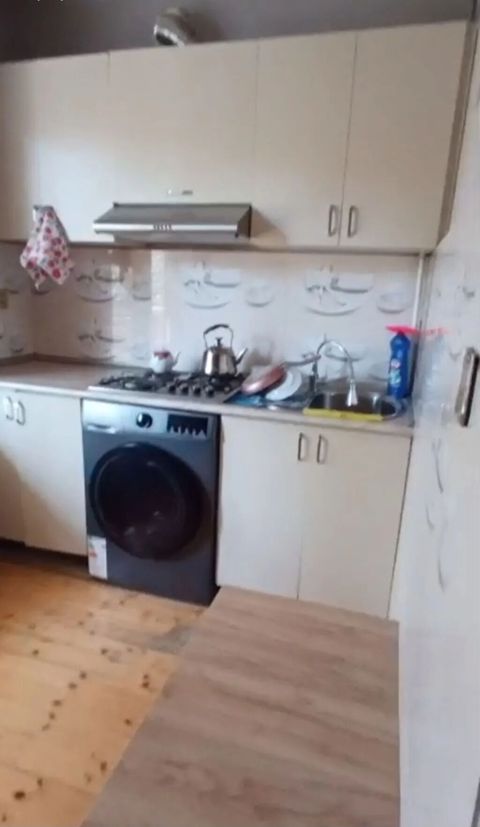 Ehmedli Katv arxa mehlede. bina evi 9/2 2 otaqll ev. 150 azn — Bakı