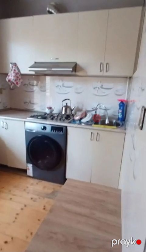 Ehmedli Katv arxa mehlede. bina evi 9/2 2 otaqll ev. 150 azn
