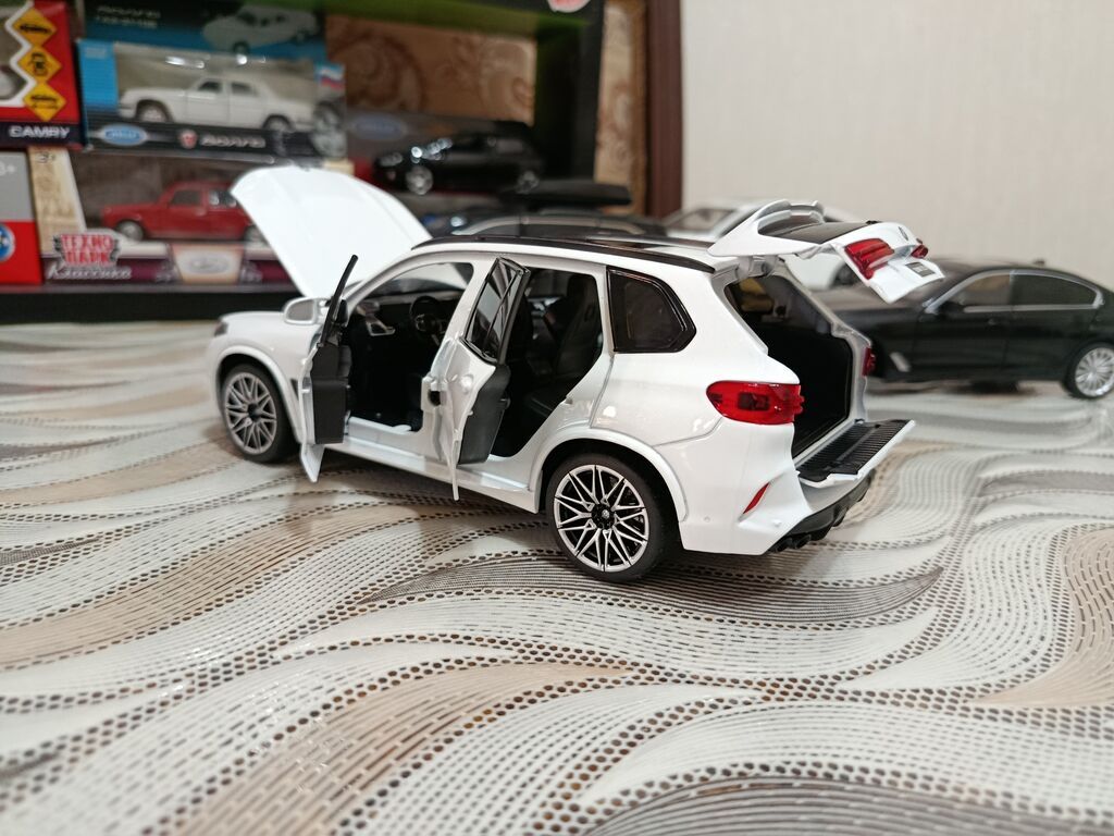 BMW X5 M F95. metal model avtomobil – kolleksiya üçün detallı 1:24 — Modellar, Bakı (3)