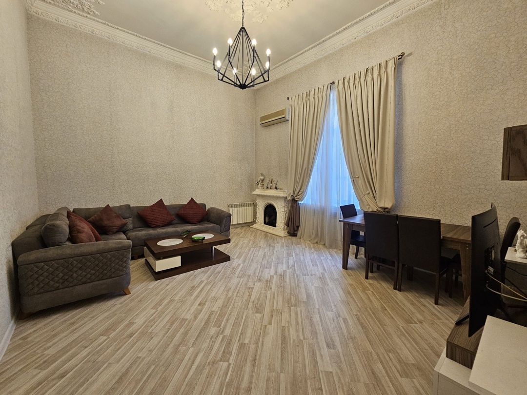 İcarəyə verilir 2 otaqlı köhnə tikili 95 m² — Mənzil, Bakı (4)
