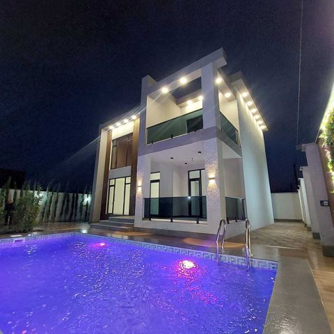 Satılır 4 otaqlı həyət evi/bağ evi 200 m² — Bakı
