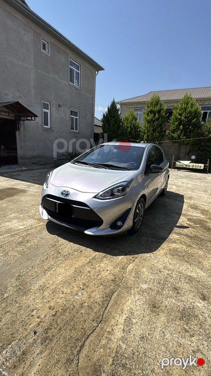 Toyota Aqua, 1.5 L, 0.87 kWh, 2017 il, 99 800 km