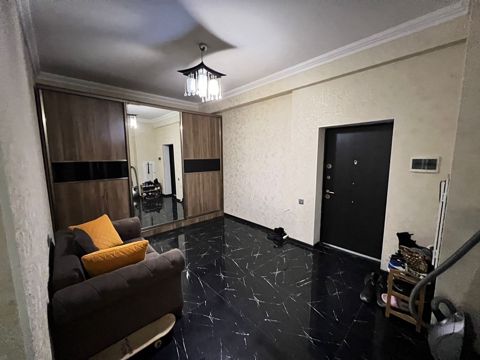 3-otaqlı mənzil, E.Akademiyası m., 147 m² — Bakı
