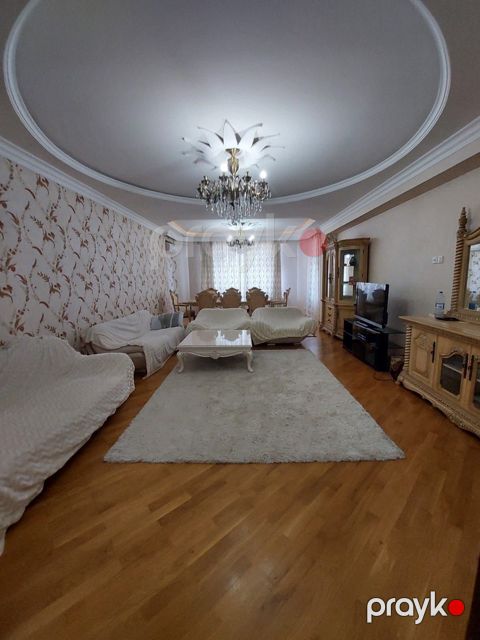 İcarəyə verilir 3 otaqlı yeni tikili 140 m²