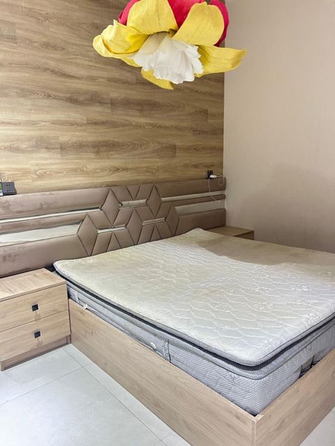 Çox yaxşı vəziyyətdə olan modern dizaynlı iki nəfərlik yataq dəsti — Digah