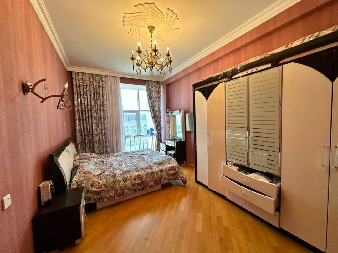 Satılır 4 otaqlı yeni tikili 160 m² — Mənzil, Bakı (7)