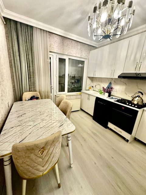 İcarəyə verilir 2 otaqlı köhnə tikili 55 m² — Bakı