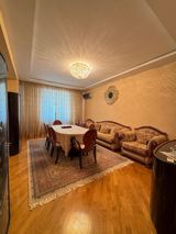 Satılır 4 otaqlı yeni tikili 170 m² — İlqar Bəy
