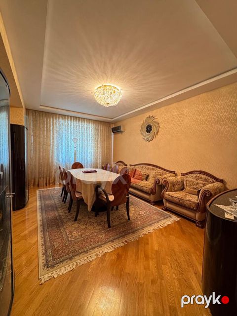 Satılır 4 otaqlı yeni tikili 170 m²