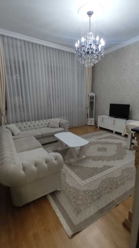 Satılır 3 otaqlı köhnə tikili 73 m² — Bakı