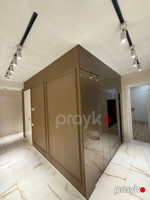 İcarəyə verilir 3 otaqlı yeni tikili 140 m²