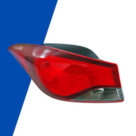 "Hyundai Elantra 2014" stop işığı — Bakı