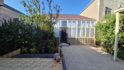 Satılır 4 otaqlı həyət evi/bağ evi 120 m² — Bakı