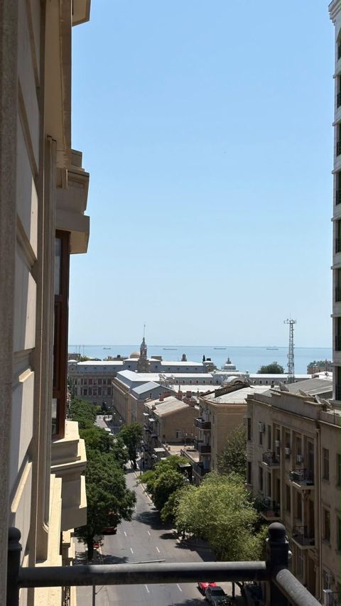 Satılır 3 otaqlı yeni tikili 115 m²