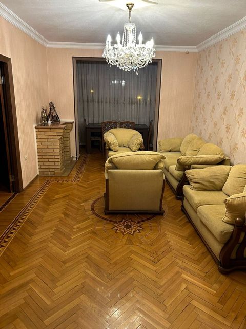 İcarəyə verilir 4 otaqlı köhnə tikili 100 m² — Bakı