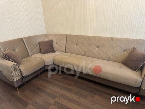 Künc divan əla vəziyyətdə ölçü 2.10*1.80 bazası var 330 manat ünvan