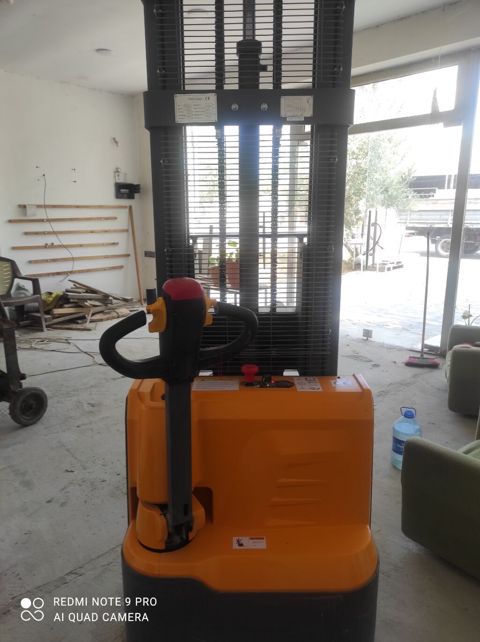 Elektrik palet yığan (stacker) – piyada idarəetməli Məhsul təsviri — Salyan
