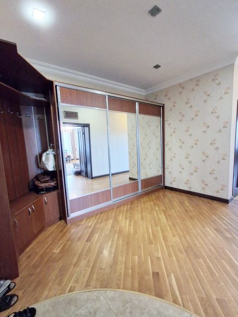 Satılır 4 otaqlı yeni tikili 158 m² — Bakı