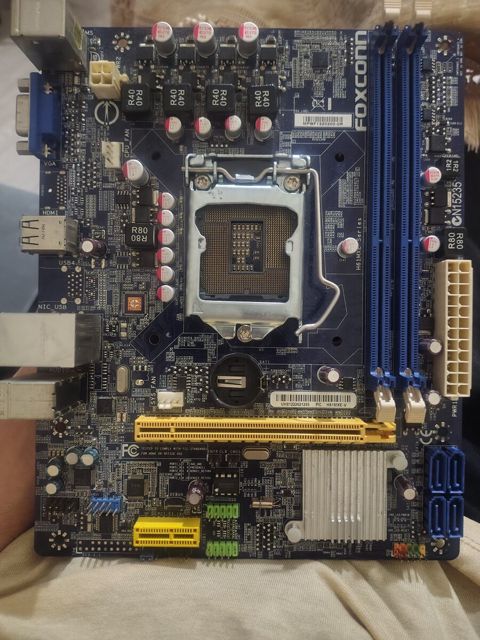 Ana plata Foxconn H61 LGA1155 — Bakı