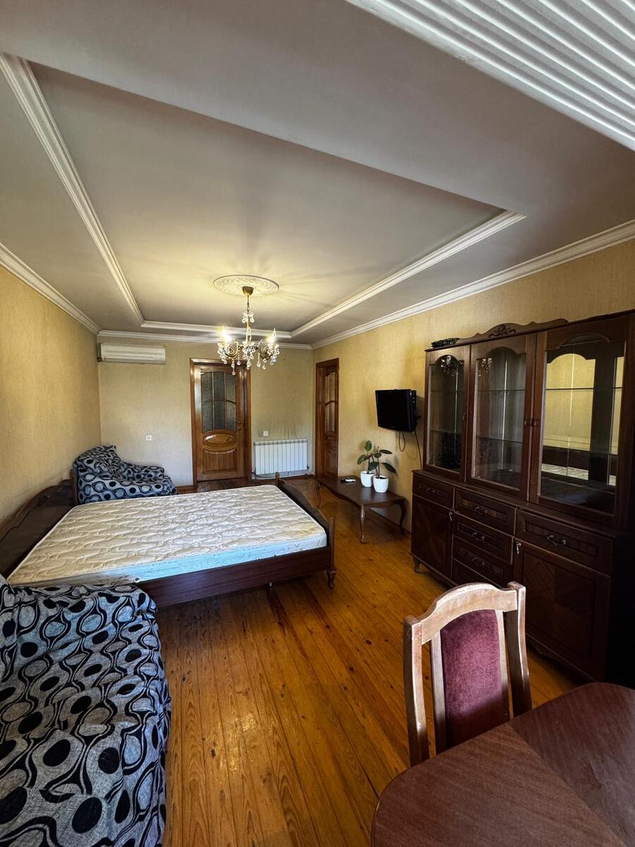 İcarəyə verilir 3 otaqlı köhnə tikili 75 m² — Mənzil, Bakı