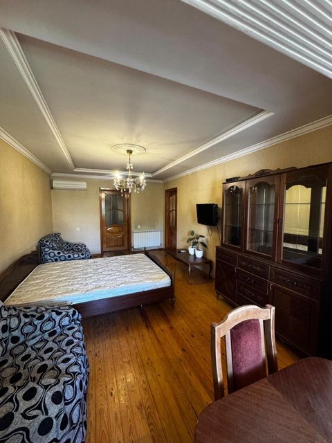 İcarəyə verilir 3 otaqlı köhnə tikili 75 m² — Bakı