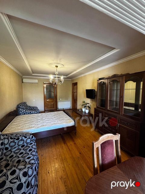İcarəyə verilir 3 otaqlı köhnə tikili 75 m²