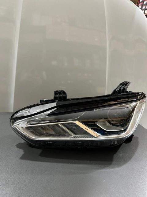 BYD E2 fara işığı — Bakı