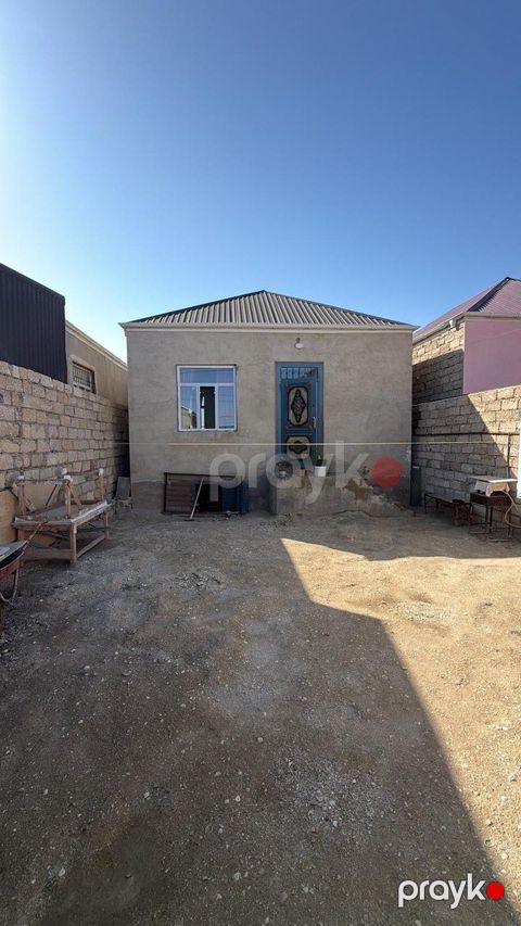 Satılır 2 otaqlı həyət evi/bağ evi 60 m²