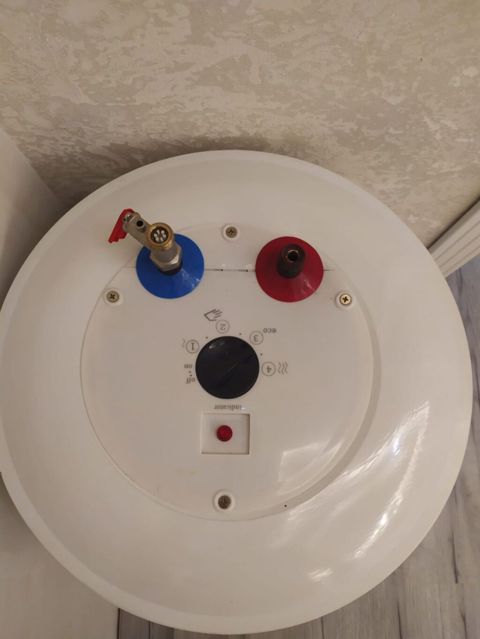Salam. Evdəki Warmhaus su qızdırıcısını (ariston) satıram. 3 il əvvəl — Bakı