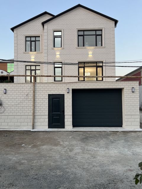 Satılır 4 otaqlı həyət evi/bağ evi 245 m² — Bakı