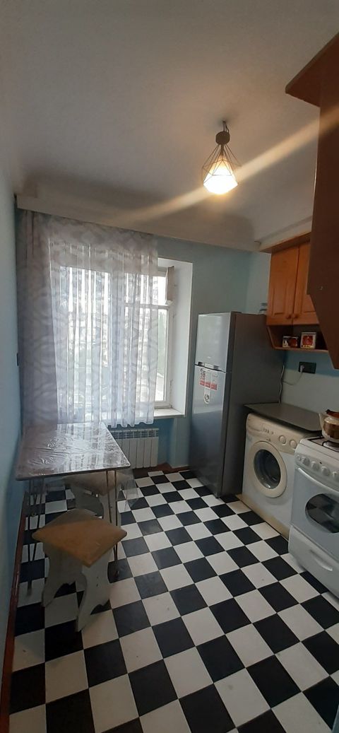 İcarəyə verilir 2 otaqlı köhnə tikili 65 m² — Bakı