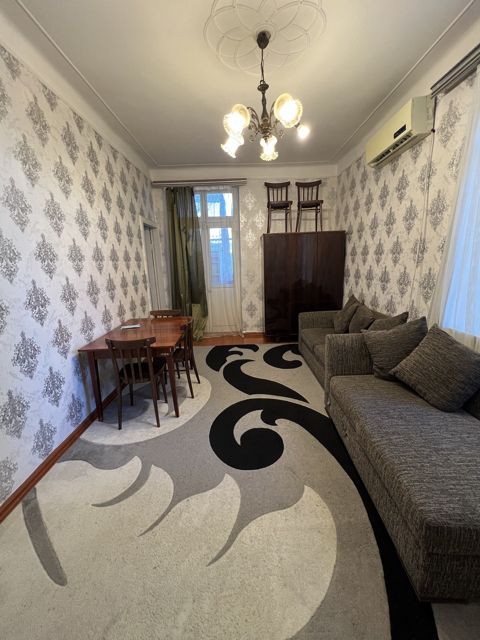 İcarəyə verilir 2 otaqlı köhnə tikili 40 m² — Bakı