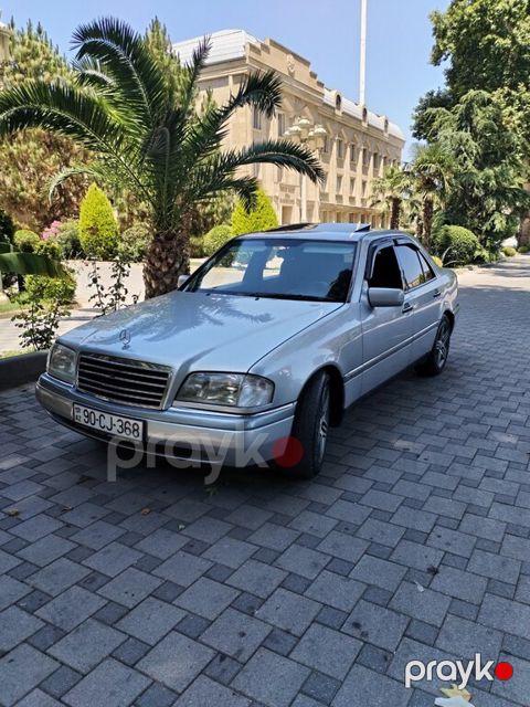 Mercedes C 220, 2.2 L, 1995 il, 480 000 km