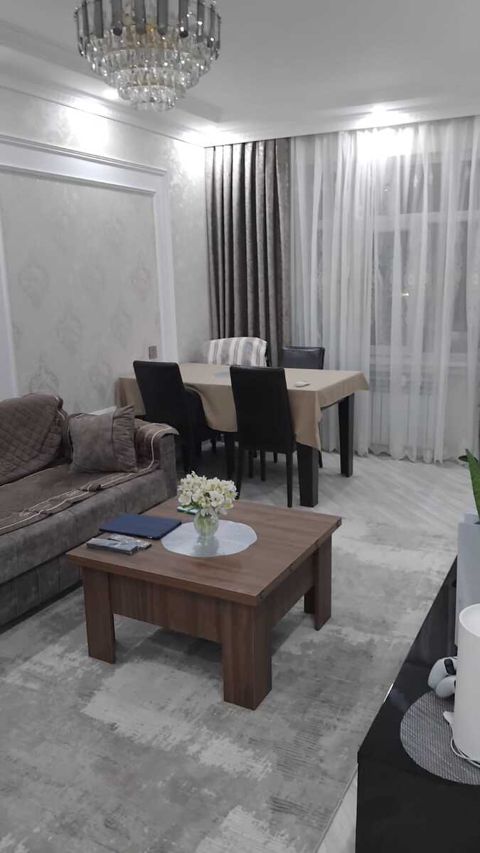 Satılır 2 otaqlı köhnə tikili 60 m² — Bakı