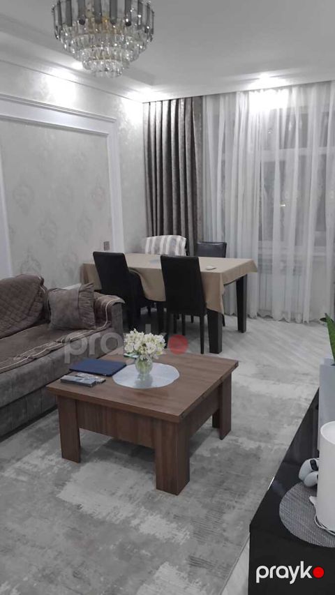 Satılır 2 otaqlı köhnə tikili 60 m²