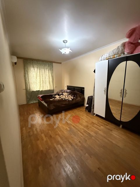 İcarəyə verilir 3 otaqlı köhnə tikili 90 m²
