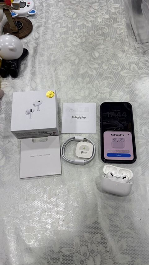 Apple AirPods Pro (MagSafe qutulu) Xüsusiyyətlər: - Aktiv Səs-küyün — Bakı